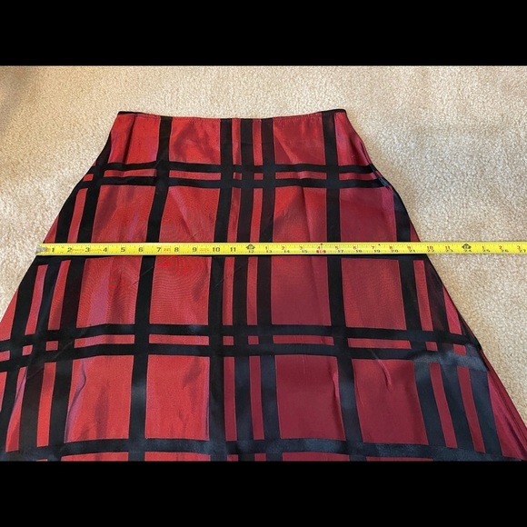 D22_JS COLLECTION. Crimson red/black plaid maxi skirt - Picture 11 of 12